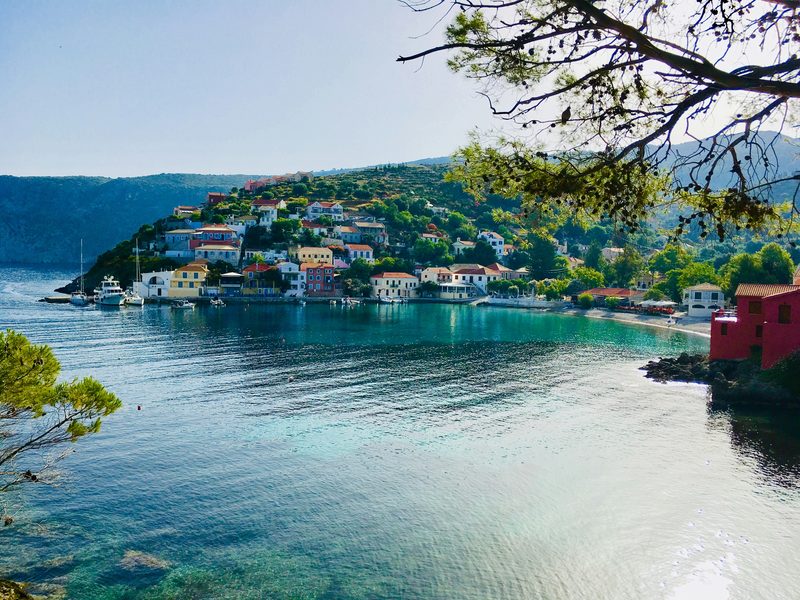 Cefalonia: Myrtos, Melissani e il monumento Acqui